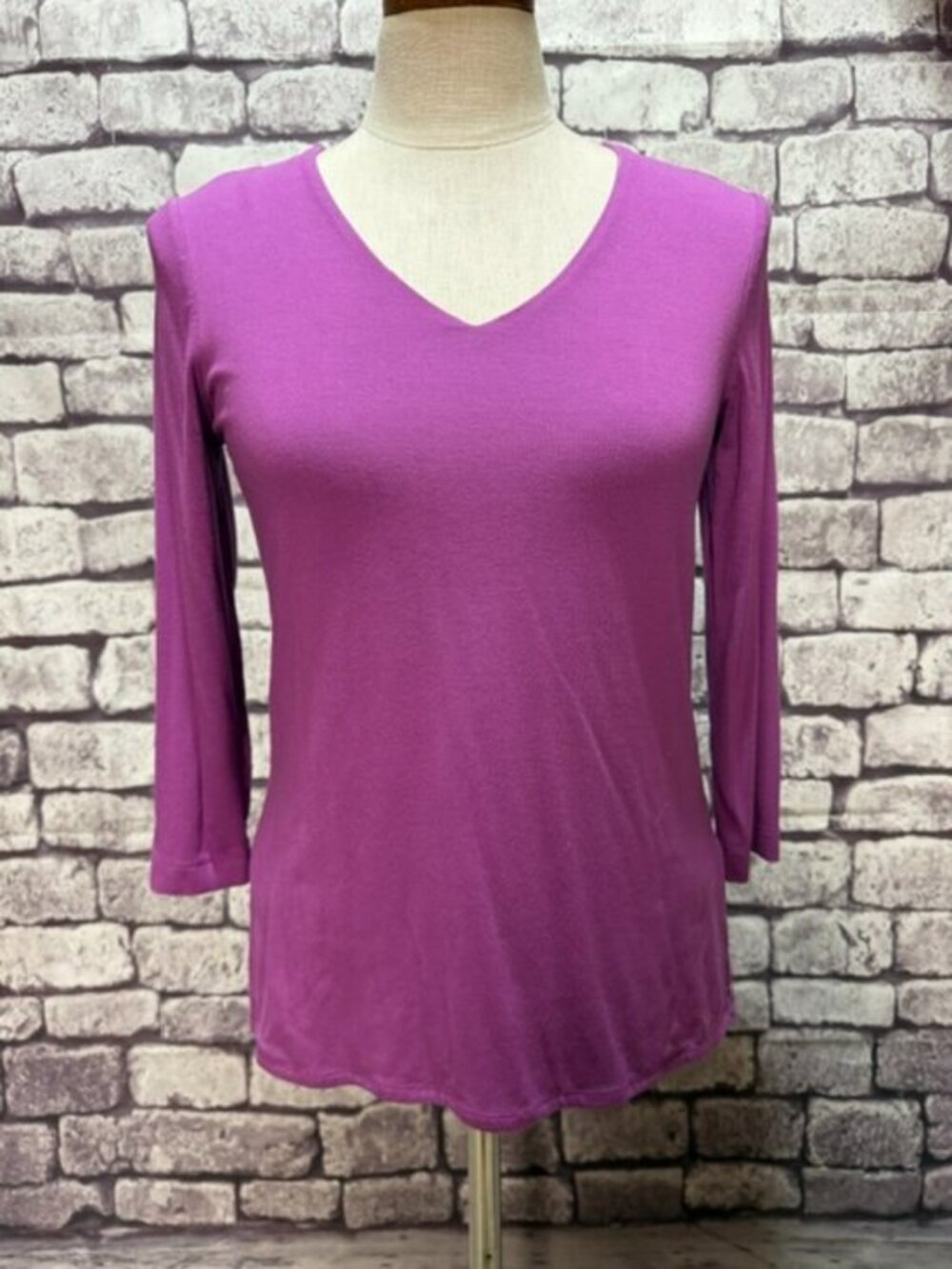 Chico's Ultimate Tee Violet V-neck Size S